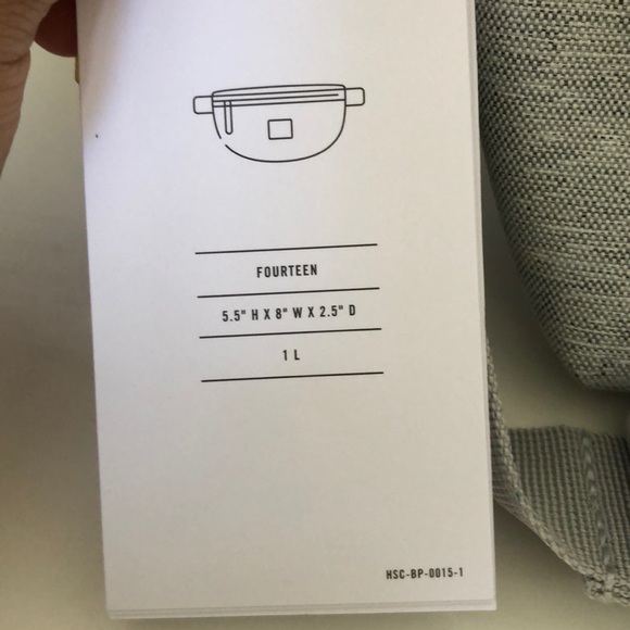 Herschel grey belt bag Fanny pack NWT! - Picture 2 of 3